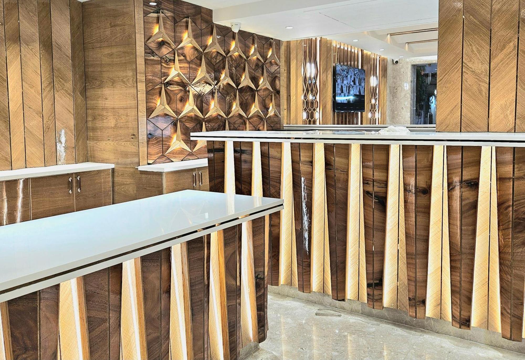 The Vanson Pride Delhi Nueva Delhi Exterior foto
