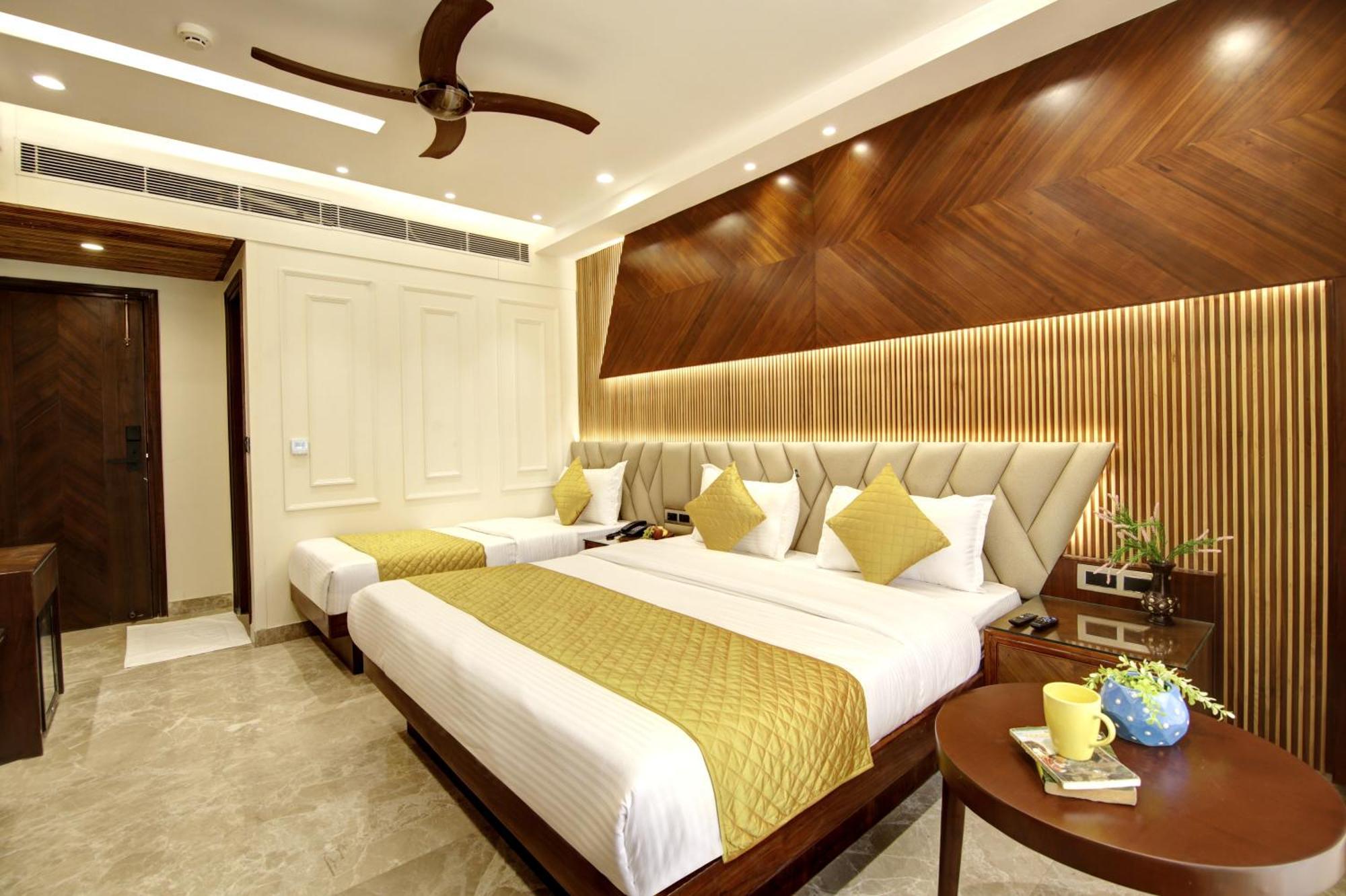 The Vanson Pride Delhi Nueva Delhi Exterior foto
