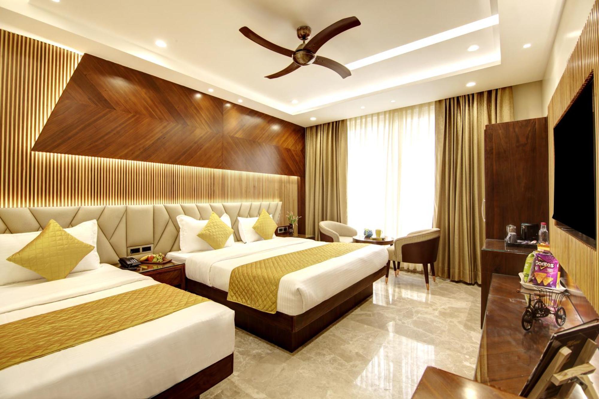 The Vanson Pride Delhi Nueva Delhi Exterior foto