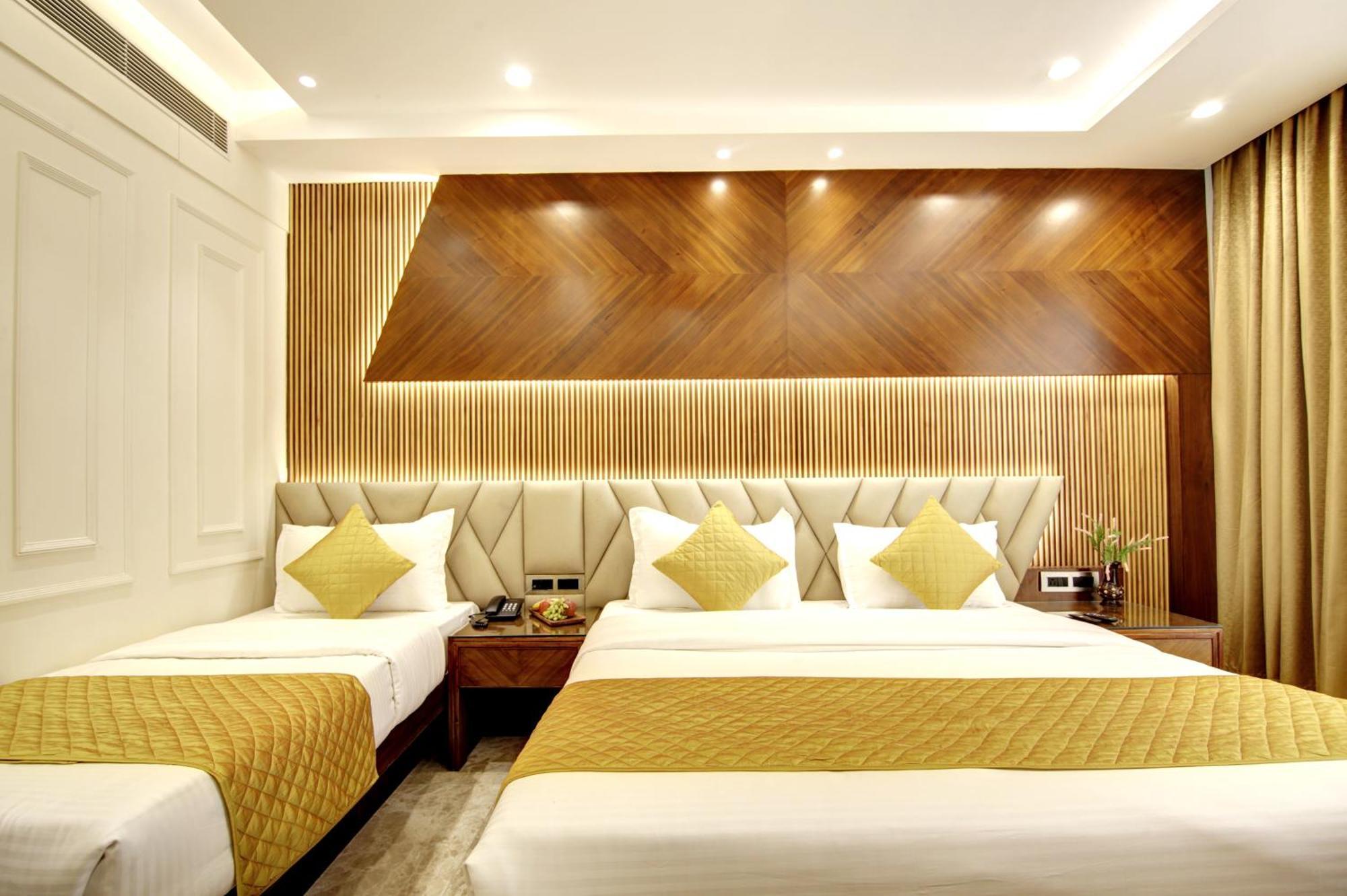 The Vanson Pride Delhi Nueva Delhi Exterior foto